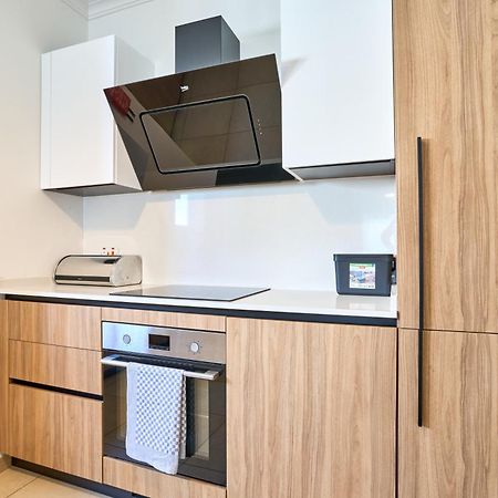 Stunning 3-Bedroom Seaview Retreat In Fort Cambridge Sliema Kültér fotó