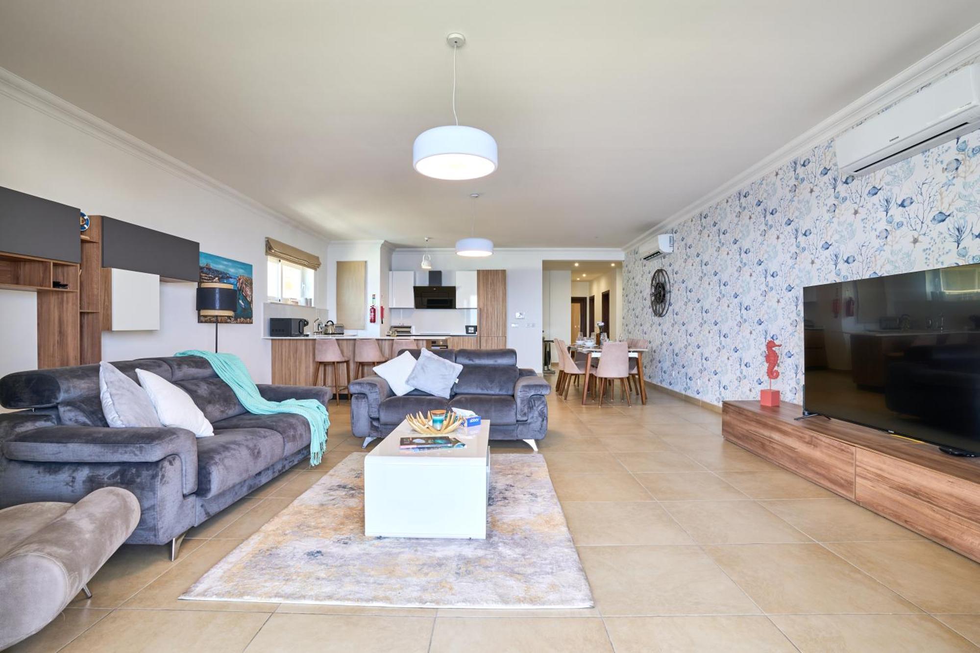 Stunning 3-Bedroom Seaview Retreat In Fort Cambridge Sliema Kültér fotó