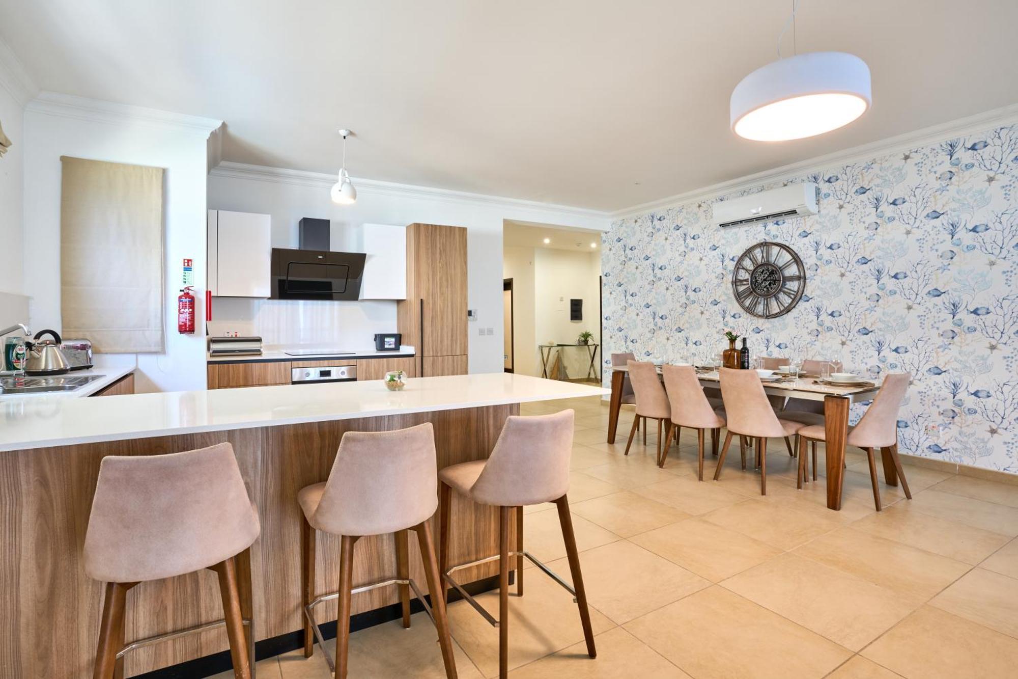 Stunning 3-Bedroom Seaview Retreat In Fort Cambridge Sliema Kültér fotó