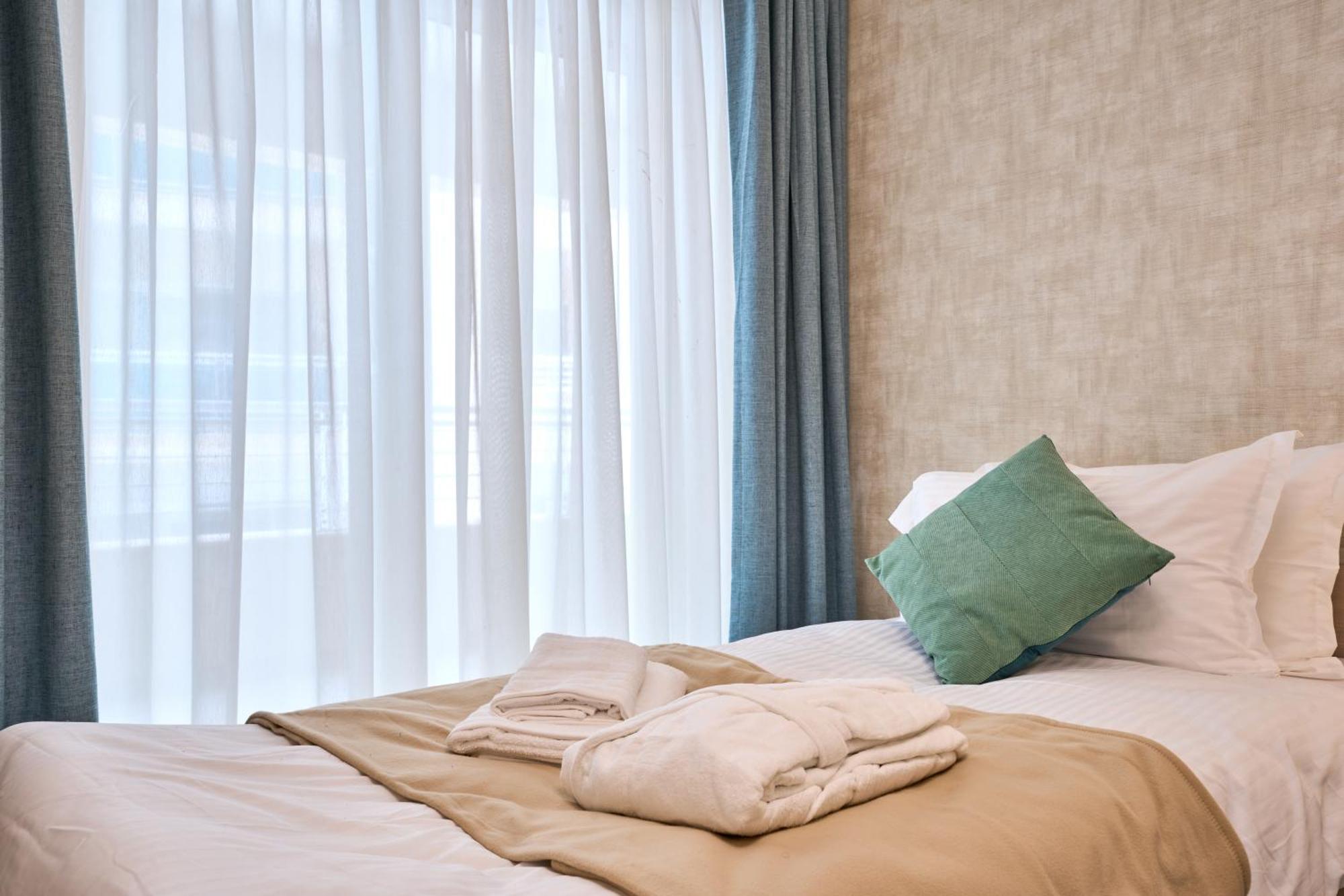 Stunning 3-Bedroom Seaview Retreat In Fort Cambridge Sliema Kültér fotó